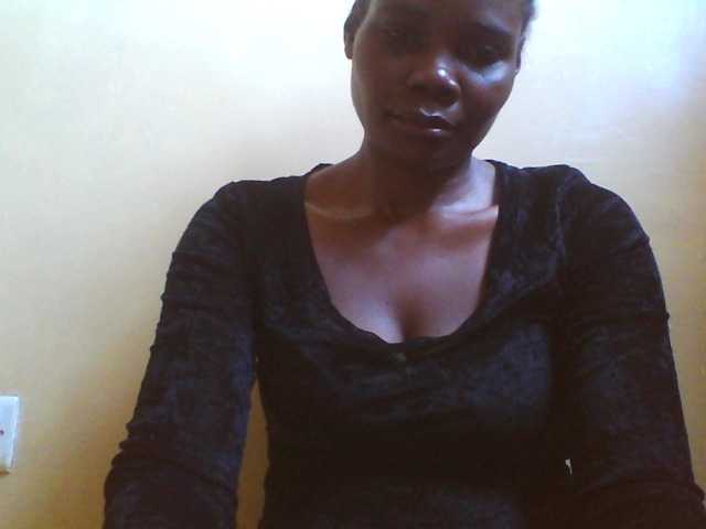 Beexy, live now on BongaCams