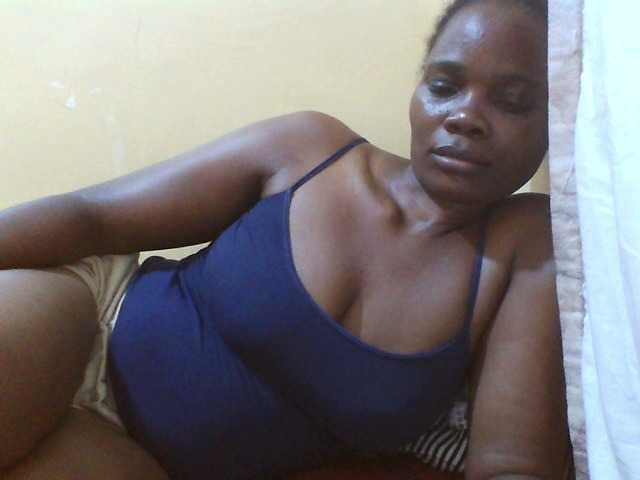 Beexy live cam on BongaCams