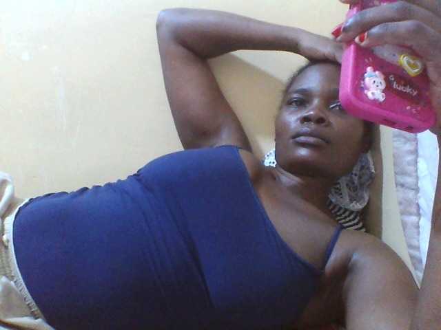 Beexy live cam on BongaCams