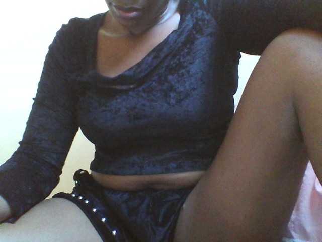 Beexy live cam on BongaCams