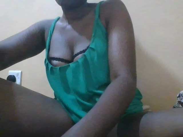 Beexy live cam on BongaCams