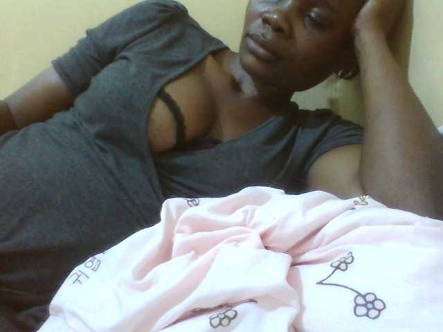 Beexy live cam on BongaCams