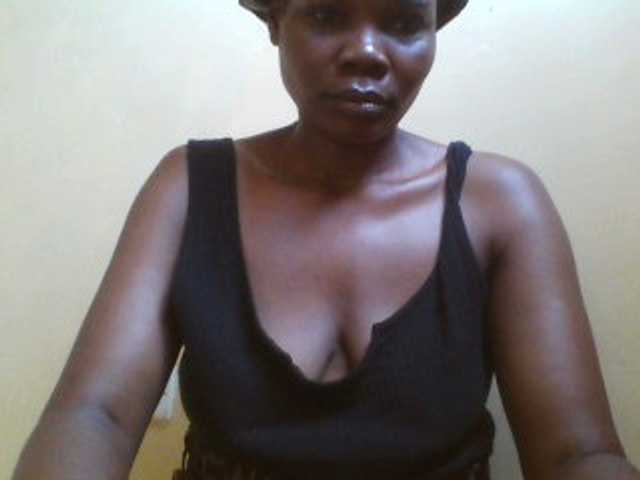 Beexy live cam on BongaCams
