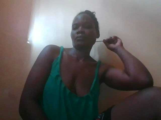 Beexy live cam on BongaCams