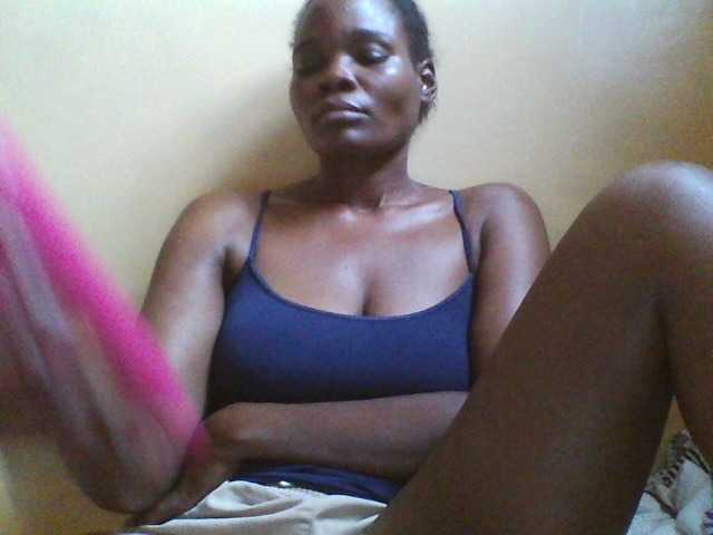 Beexy live cam on BongaCams