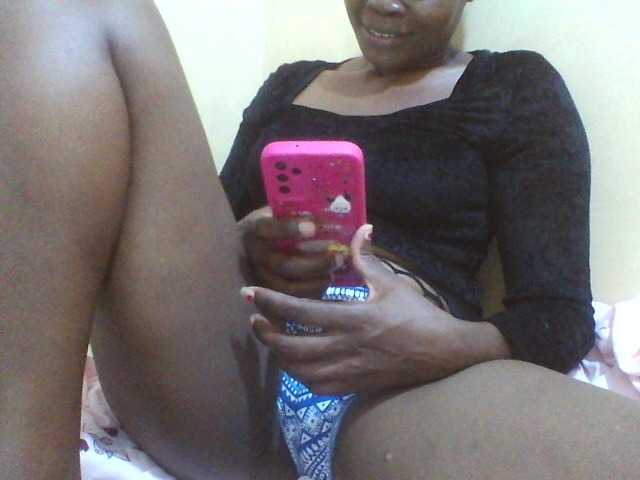 Beexy live cam on BongaCams