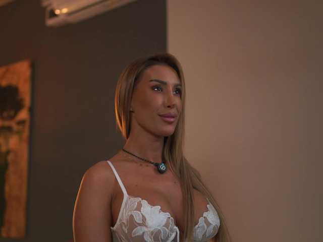 EvelynEvyy live cam on BongaCams