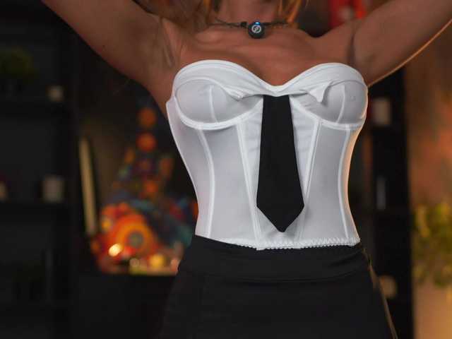 EvelynEvyy live cam on BongaCams