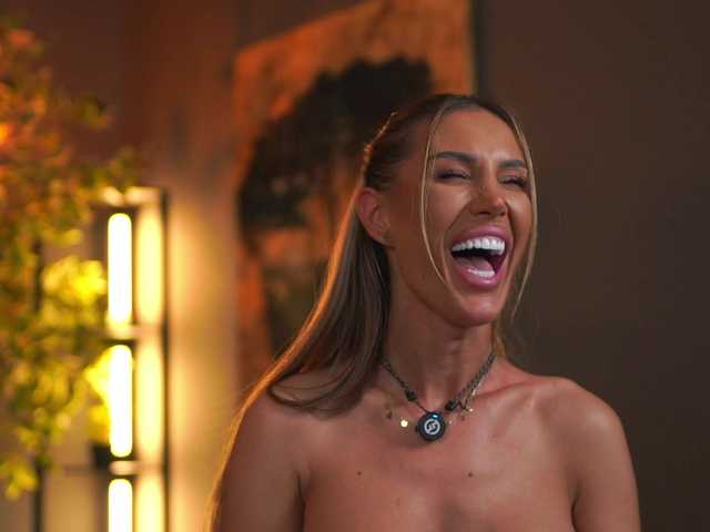 evelynevyy live sex show