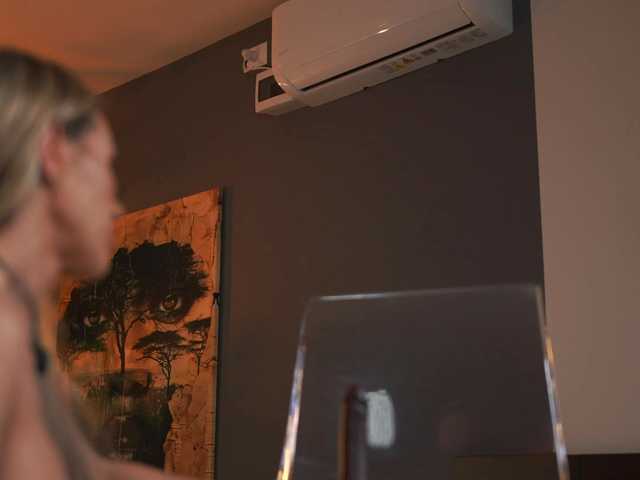 EvelynEvyy live cam