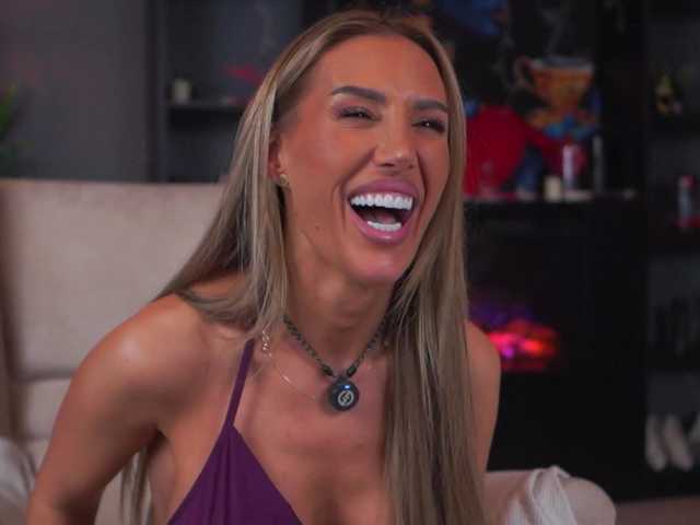 EvelynEvyy's BongaCams show and profile