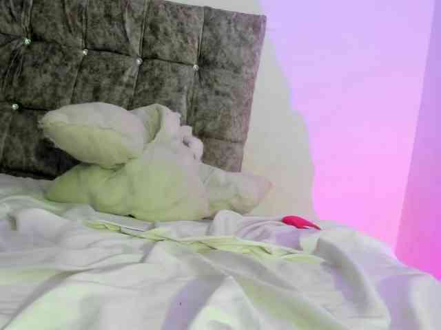 kareena-basu webcam