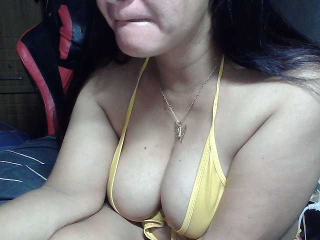 Prettyann46 live cam on BongaCams