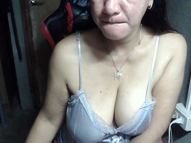 Prettyann46 live cam on BongaCams