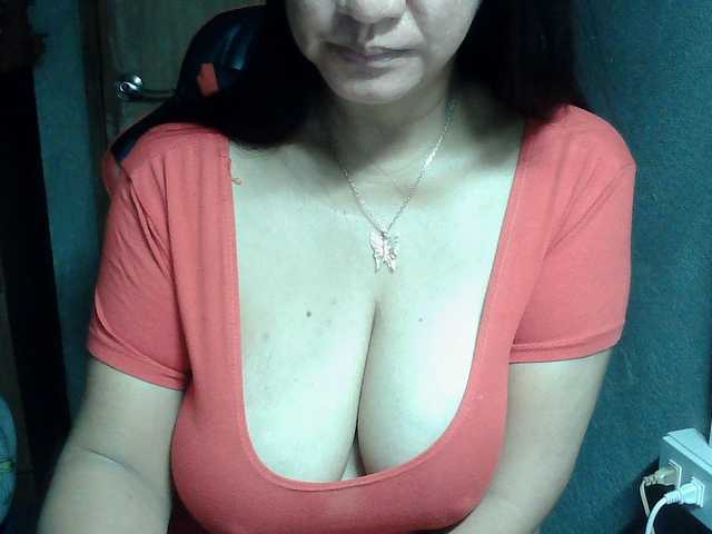 le modèle Prettyann46 est en webcam porno dans un show sur le site bongacams, il possède les tags suivants: Asian,Brunette,Trimmed