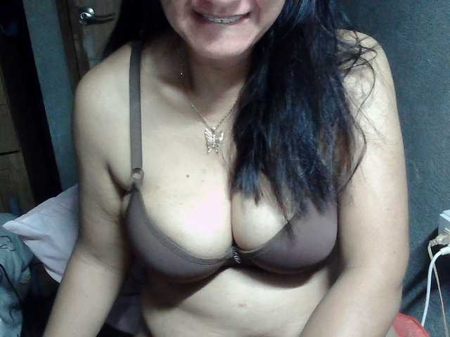 Prettyann46 live cam on BongaCams
