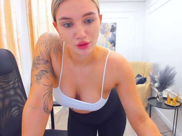 SelenaMoonlight live cam on BongaCams