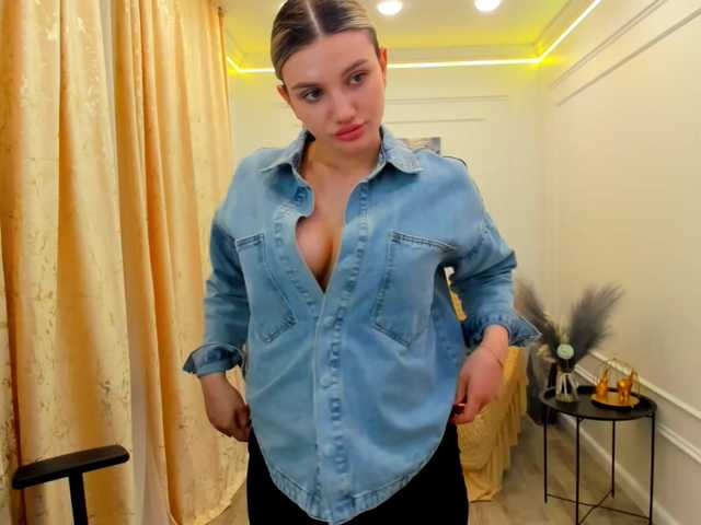 SelenaMoonlight live cam on BongaCams