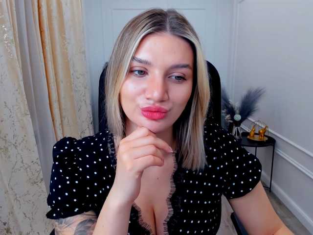SelenaMoonlight live cam on BongaCams