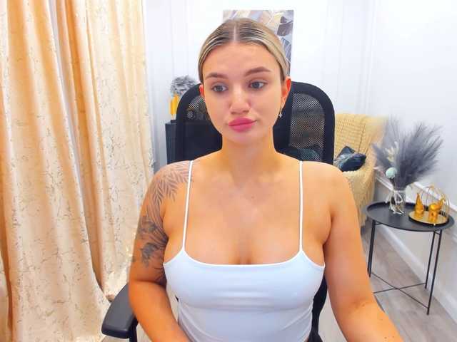 SelenaMoonlight live cam on BongaCams