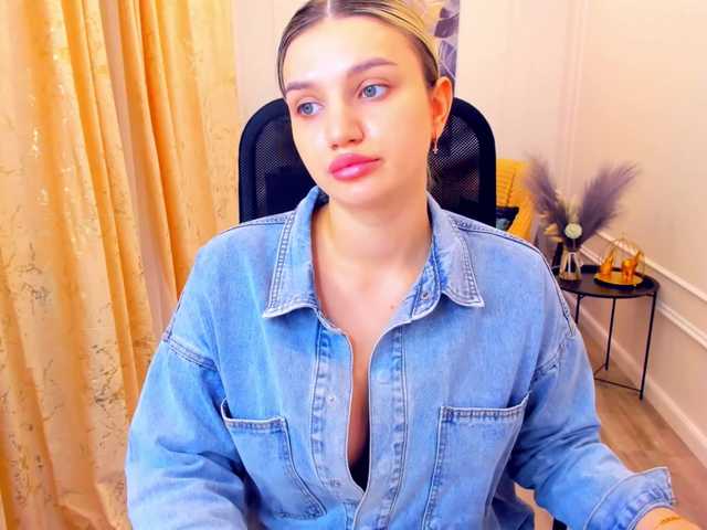 SelenaMoonlight live cam on BongaCams