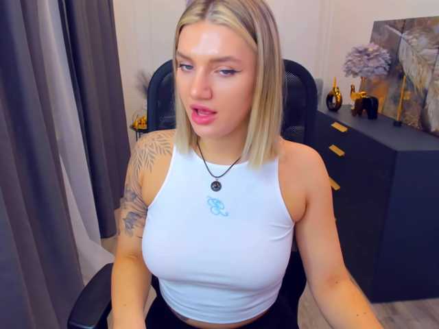 SelenaMoonlight's BongaCams show and profile