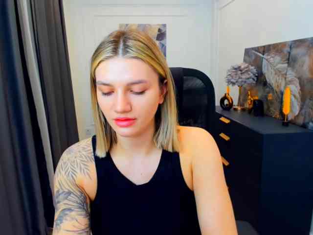 SelenaMoonlight webcam