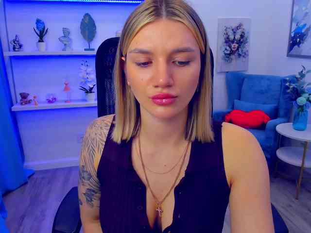 SelenaMoonlight webcam