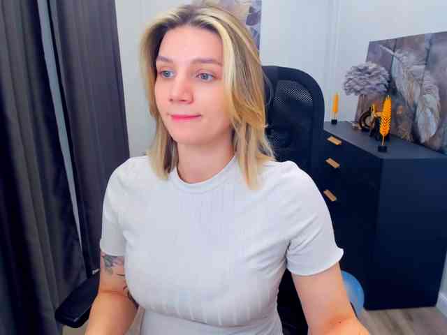 SelenaMoonlight webcam