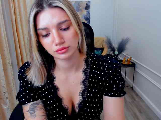 SelenaMoonlight webcam