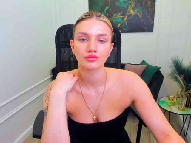 SelenaMoonlight webcam