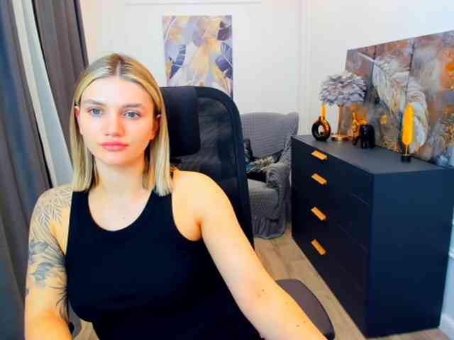 SelenaMoonlight webcam