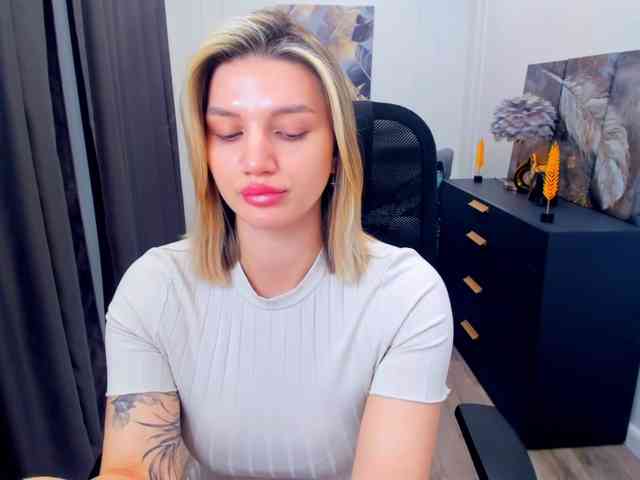 SelenaMoonlight webcam