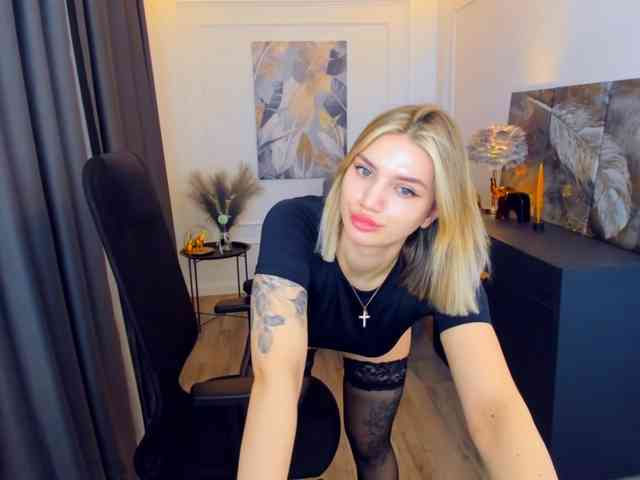 SelenaMoonlight webcam