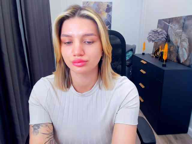 SelenaMoonlight webcam