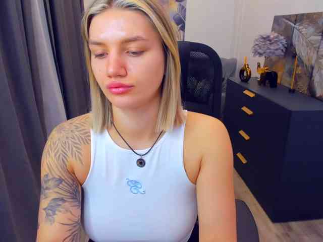 SelenaMoonlight webcam