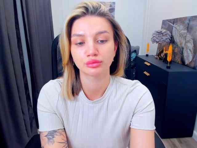 SelenaMoonlight webcam