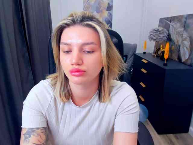 SelenaMoonlight webcam