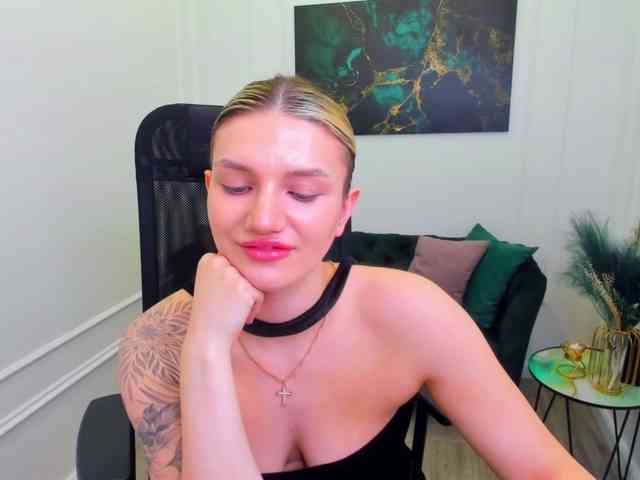 SelenaMoonlight webcam