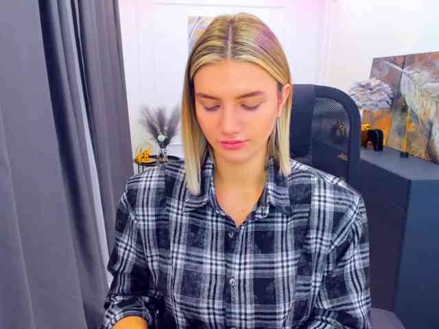 SelenaMoonlight webcam