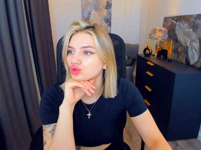 SelenaMoonlight webcam