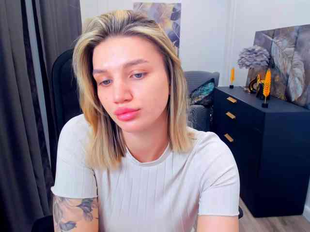SelenaMoonlight webcam