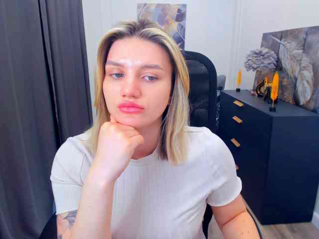 SelenaMoonlight webcam