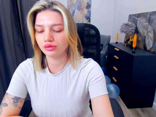 SelenaMoonlight webcam