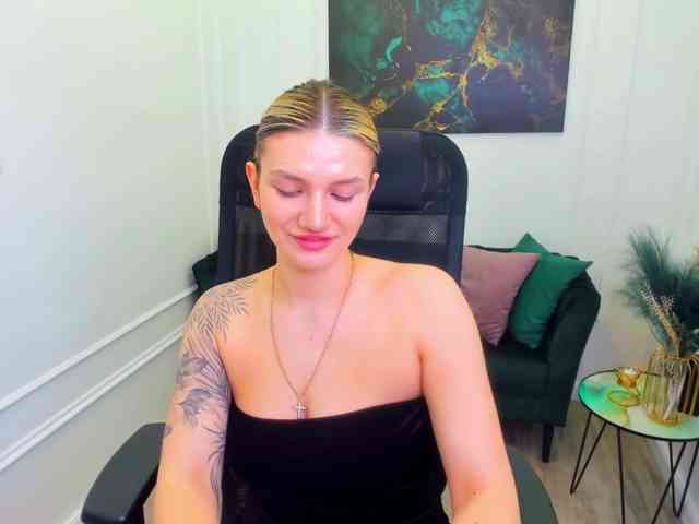 SelenaMoonlight webcam