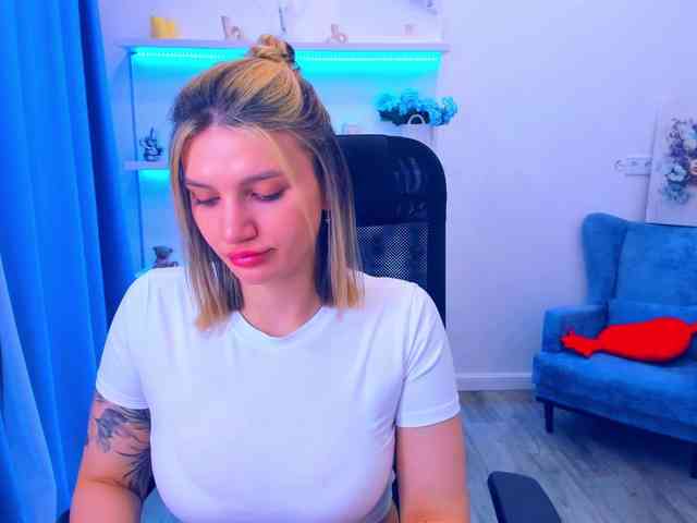 SelenaMoonlight webcam