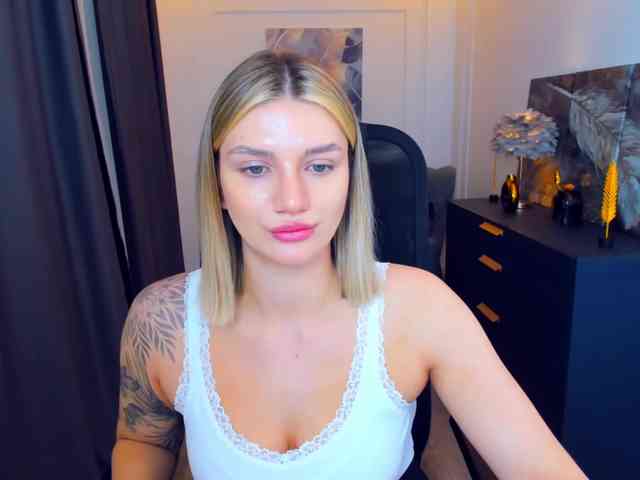 SelenaMoonlight webcam