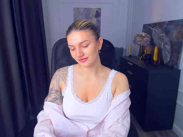 SelenaMoonlight webcam