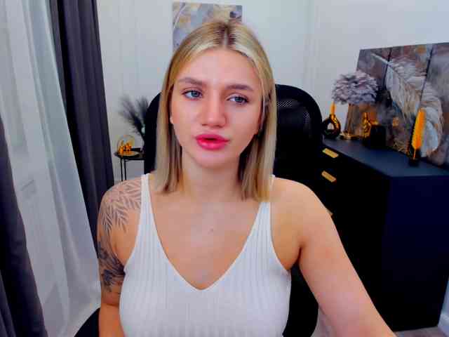 SelenaMoonlight webcam