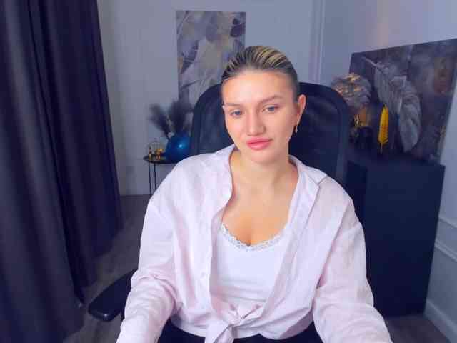 SelenaMoonlight webcam